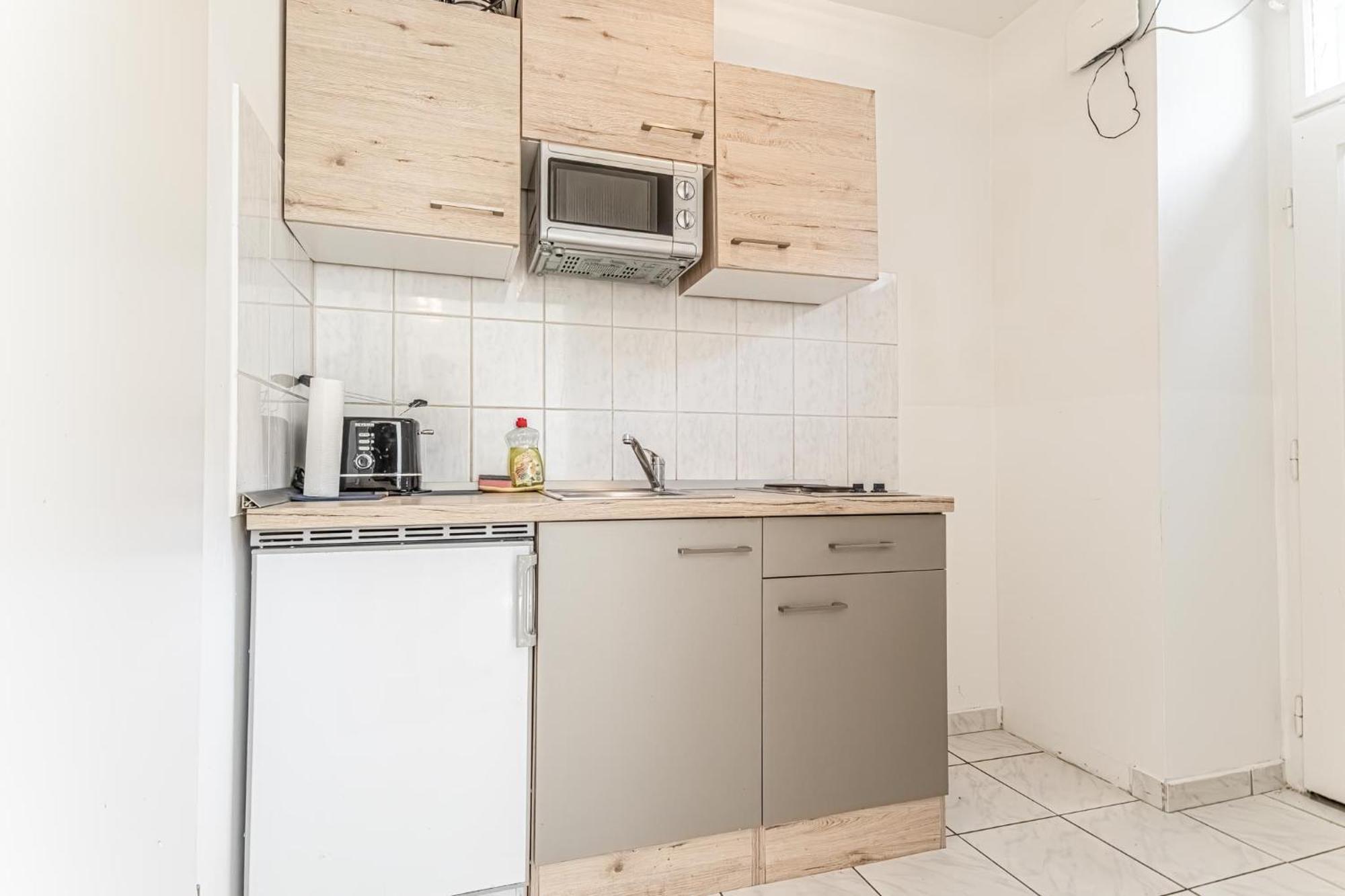 City Vibes: 1Br Apt, 10 Min To Westbahnhof Bécs Kültér fotó